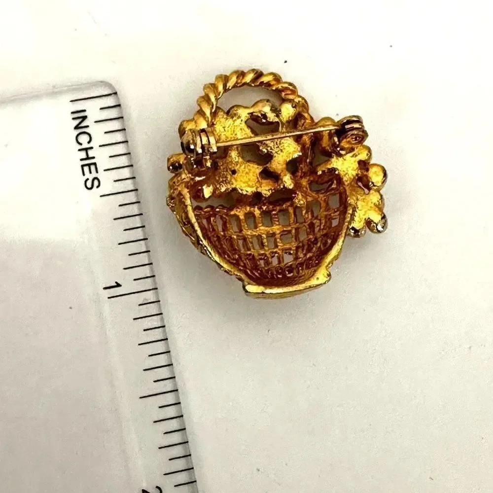 Gold tone faux pearl and rhinestone small brooch